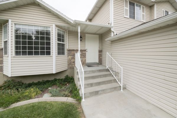 White Vinyl Siding Replacement in Frisco